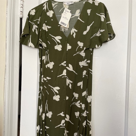 Mango Dresses & Skirts - NWT Mango brand green floral midi dress